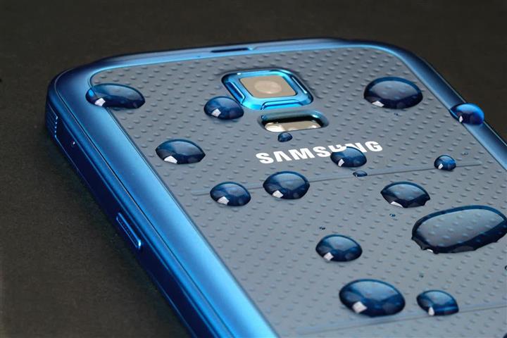 Samsung Galaxy S5 Plus Diam-Diam Curi Perhatian