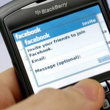 Setelah WhatsApp Kini Facebook Tinggalkan BlackBerry