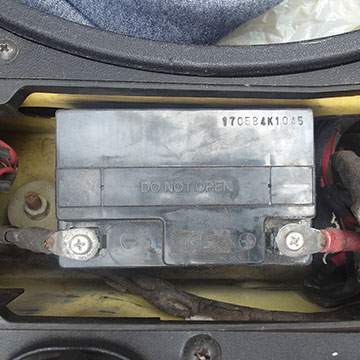 Jangan Lakukan! 4 Kebiasaan yang Bikin Aki Motor Cepat Soak!