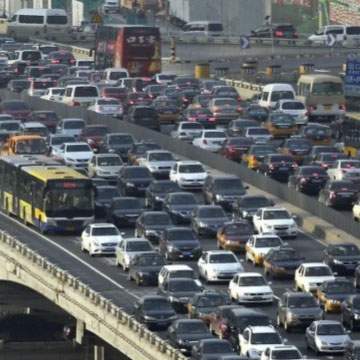 Cara Bawa Mobil yang Benar Dalam Keadaan Macet