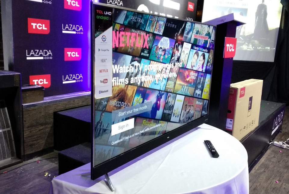 Управление телевизором tcl. ТВ TCL смарт ТВ Android. Телевизор TCL Android TV. Магнитола TCL.