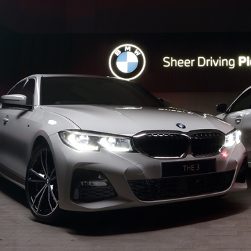 BMW Indonesia Luncurkan BMW 320i Touring dan BMW 330i Sedan