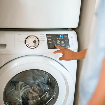 6 Cara Merawat Mesin Cuci Paling Mudah dan Tips Membelinya