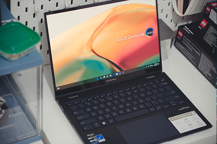 ASUS Zenbook 14 Flip OLED (UP3404)